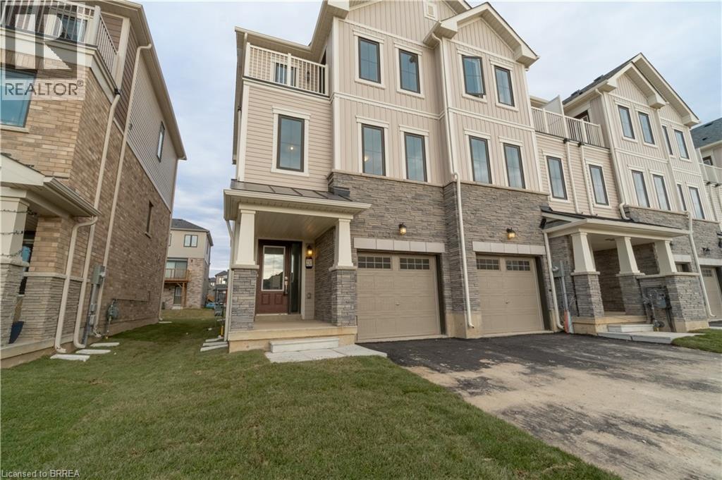 237 Gillespie Dr in Brantford, ON - Building Photo