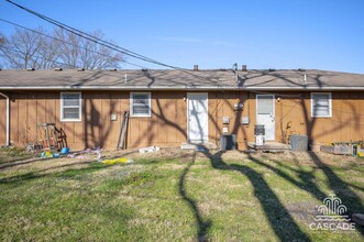 1004 SW Chicago Ave in Blue Springs, MO - Building Photo - Building Photo