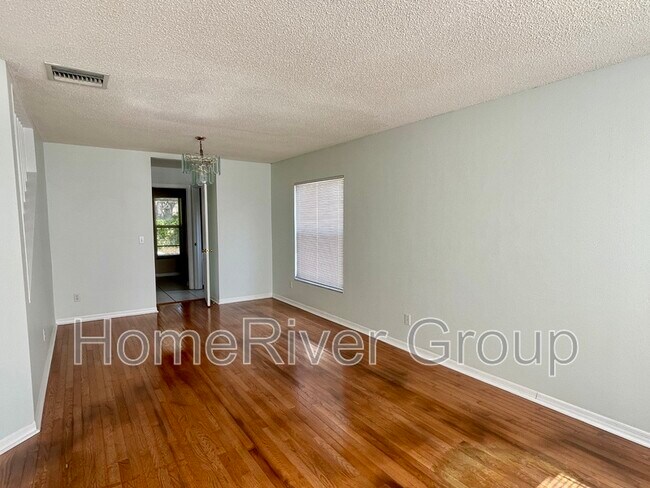 9810 Sunnyoak Dr in Riverview, FL - Building Photo - Building Photo