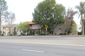 Villa Topanga in Canoga Park, CA - Building Photo - Building Photo