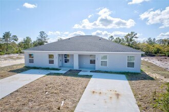 293 Lincoln Rd NE in Lake Placid, FL - Building Photo - Building Photo