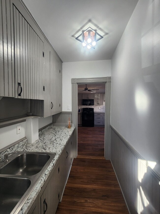 135 Myrtle St, Unit 1 in Manchester, NH - Building Photo - Building Photo