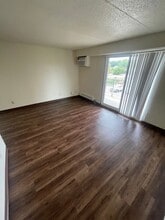 Riverview Tower Apartments in Baraboo, WI - Building Photo - Building Photo