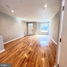 705 Fairmount Ave in Philadelphia, PA - Building Photo - Building Photo