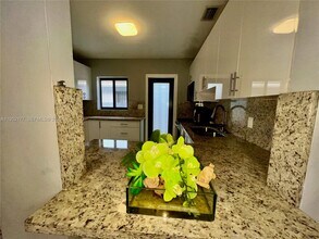 3297 SW 26th St in Miami, FL - Building Photo - Building Photo