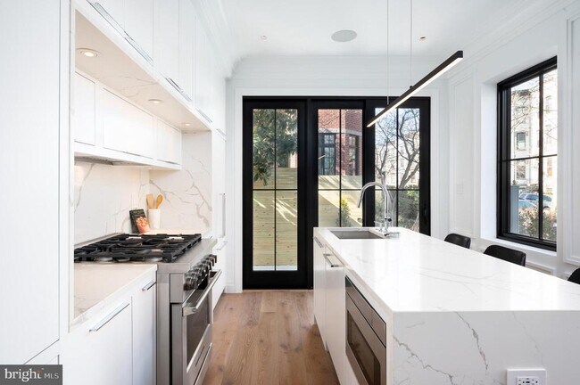 1300 Q St NW, Unit 1 in Washington, DC - Building Photo - Building Photo