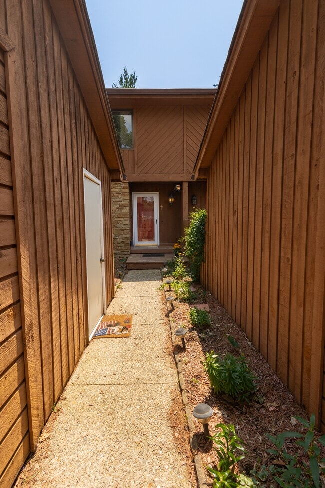 3191 Sycamore Dr in Columbus, IN - Building Photo - Building Photo