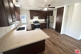 2531 Manhattan Ave in Montrose, CA - Building Photo