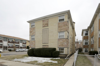 6801 W Montrose Ave in Harwood Heights, IL - Foto de edificio - Building Photo