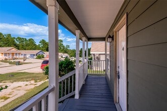 121 Varsity Dr in Huntsville, TX - Building Photo - Building Photo