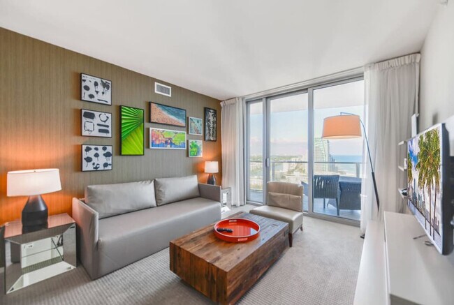 4111 S Ocean Dr in Hollywood, FL - Building Photo - Building Photo
