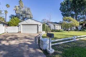 4668 St Clair Ave in Valley Village, CA - Building Photo - Building Photo