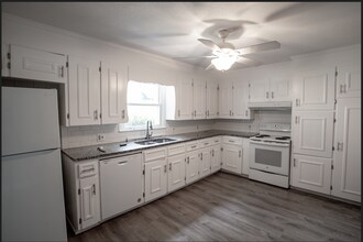 2530 Merrimont Dr NW in Winston-Salem, NC - Building Photo - Building Photo