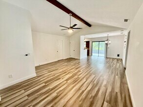 2409 SW Hinchman St in Port St. Lucie, FL - Building Photo - Building Photo
