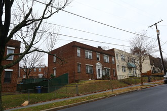 2613 30th St SE in Washington, DC - Building Photo - Building Photo