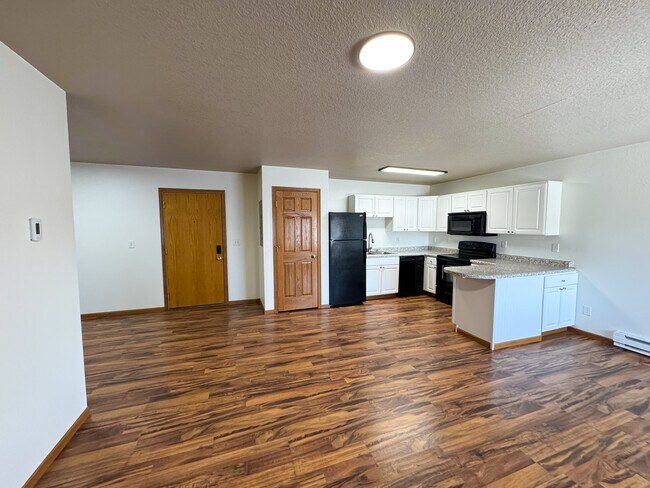 117 Main St W in Beulah, ND - Foto de edificio - Building Photo