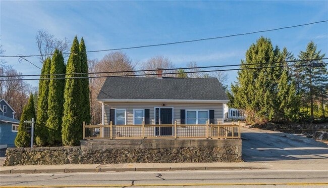 property at 670 Putnam Pike