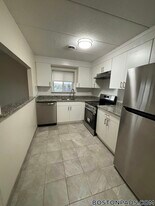 51 Hill Rd in Belmont, MA - Building Photo