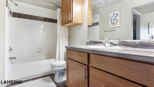 701 W 101st Pl S, Unit 434 in Jenks, OK - Foto de edificio - Building Photo