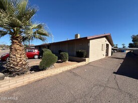 2617 N 48th St in Phoenix, AZ - Building Photo