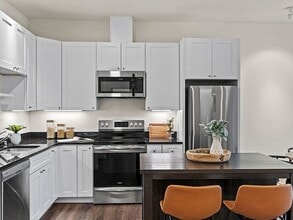 557 Oppenheimer Dr in Los Alamos, NM - Building Photo - Building Photo