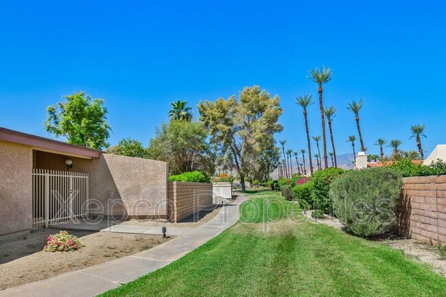 74192 Catalina Way in Palm Desert, CA - Foto de edificio - Building Photo