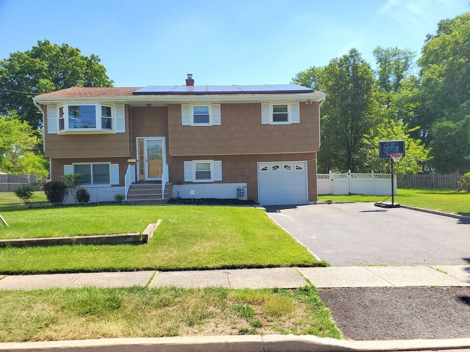 51 Harte Pl in Piscataway, NJ - Building Photo