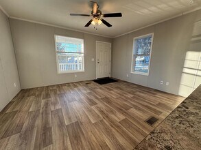 2002 Heron Dr NW in Stewartville, MN - Foto de edificio - Building Photo