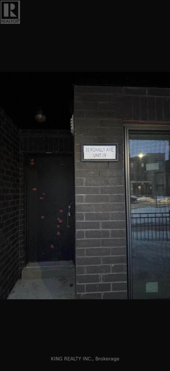 35 Romilly Ave in Brampton, ON - Building Photo - Building Photo