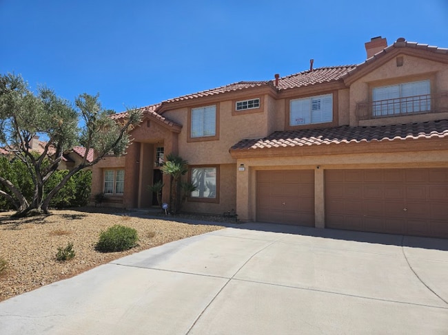 property at 2648 N Ontario Dr