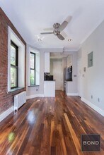 52 Barrow St in New York, NY - Building Photo - Building Photo