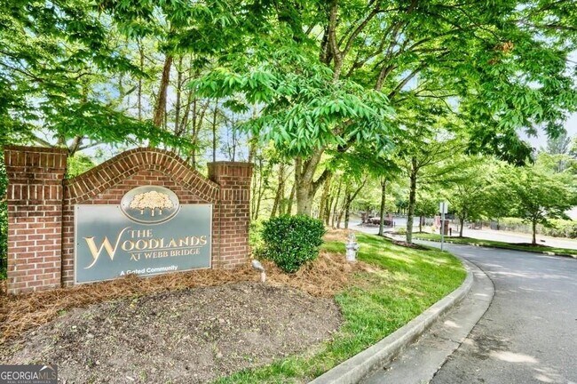 property at 5103 Woodland Ln