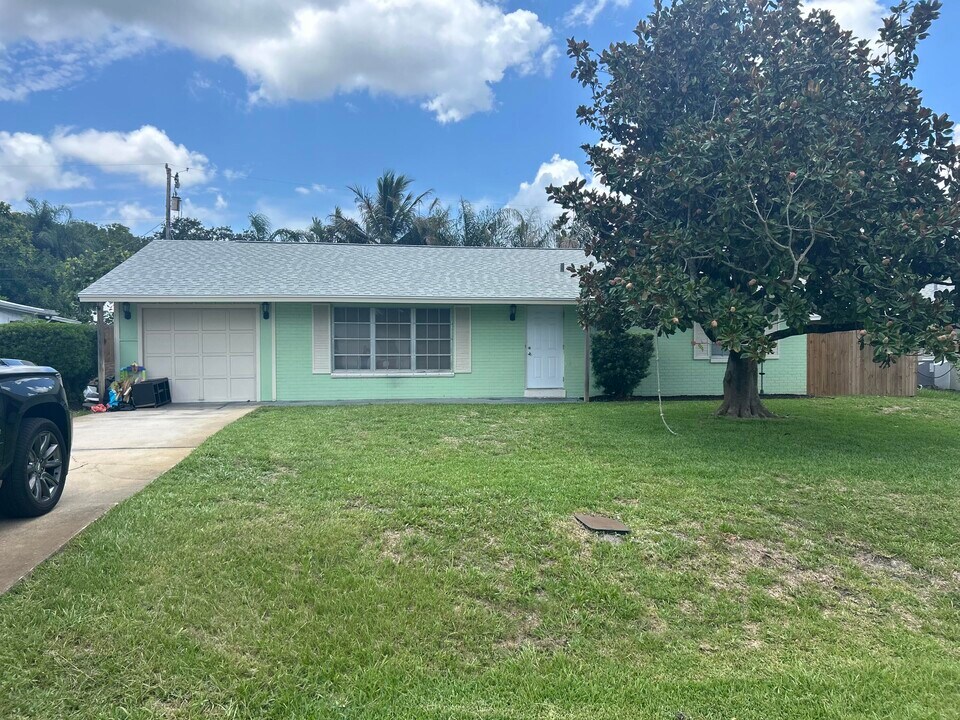 1565 29th Ave in Vero Beach, FL - Building Photo