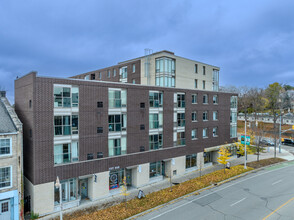 5 Gordon St in Guelph, ON - Building Photo - Building Photo