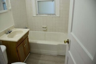 326 Dixie St in Crestview, FL - Building Photo