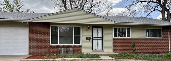 property at 2752 S Zenobia St