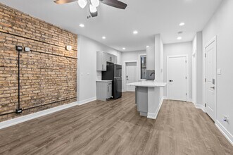 6111 N Winthrop Ave in Chicago, IL - Building Photo - Building Photo