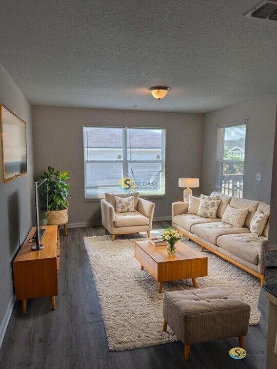 9211 Western Way in Jacksonville, FL - Building Photo