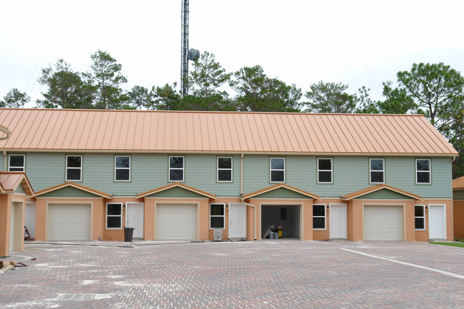 0000000 Navy St in Fort Walton Beach, FL - Foto de edificio - Building Photo