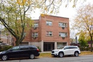 7319 N Rogers Ave in Chicago, IL - Building Photo