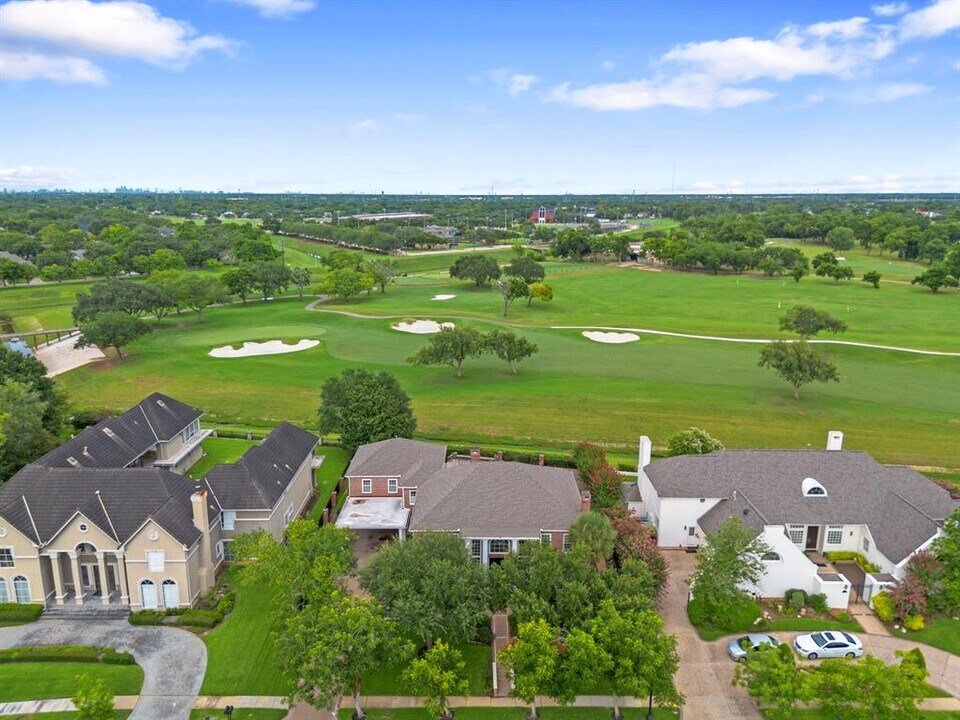 91 Heathrow Ln in Sugar Land, TX - Building Photo