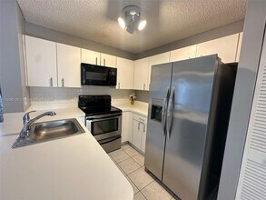 9991 SW 222nd St in Cutler Bay, FL - Building Photo - Building Photo