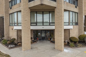 Harborview Condominiums in West Haven, CT - Building Photo - Building Photo