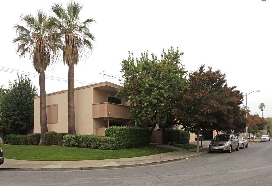 20650 Park Cir in Cupertino, CA - Foto de edificio