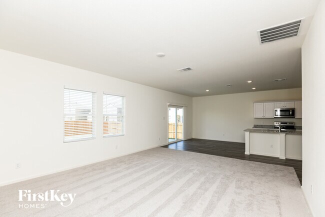 8361 Stovepipe Dr in Fort Worth, TX - Building Photo - Building Photo
