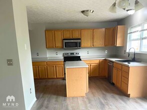 633 Brighton St in Pickerington, OH - Building Photo - Building Photo