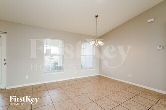 2026 NW 10th Ave in Cape Coral, FL - Foto de edificio - Building Photo