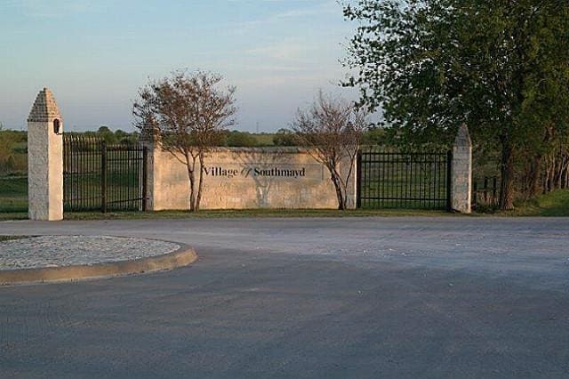 115 Bandana Dr in Southmayd, TX - Building Photo - Building Photo