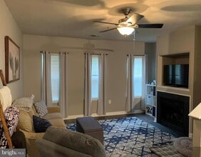 42506 Hollyhock Terrace in Ashburn, VA - Building Photo - Building Photo