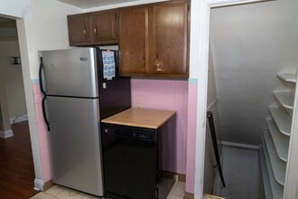 726 Hestor Dr in Pittsburgh, PA - Building Photo - Building Photo